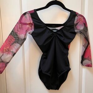 Dansez sustainable dancewear black leotard with patterned mesh 3/4 sleeves